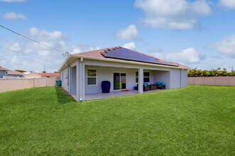 438 SW Naftal Pl in Port St. Lucie, FL - Building Photo - Building Photo