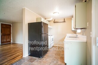 19750 SW Rock Rd in Beaverton, OR - Building Photo - Building Photo