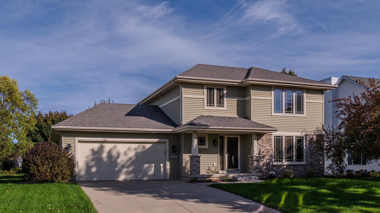 5224 Nannyberry Dr in Fitchburg, WI - Building Photo