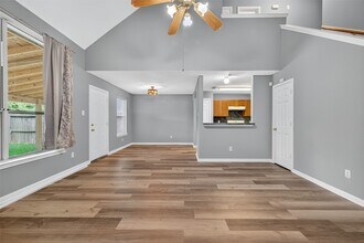 8253 Fuqua Gardens Dr in Houston, TX - Building Photo - Building Photo