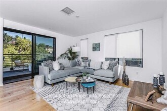 1433 1/2 Waterloo St in Los Angeles, CA - Building Photo - Building Photo