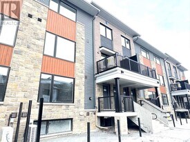 401 Glenroy Gilbert Dr in Ottawa, ON - Building Photo