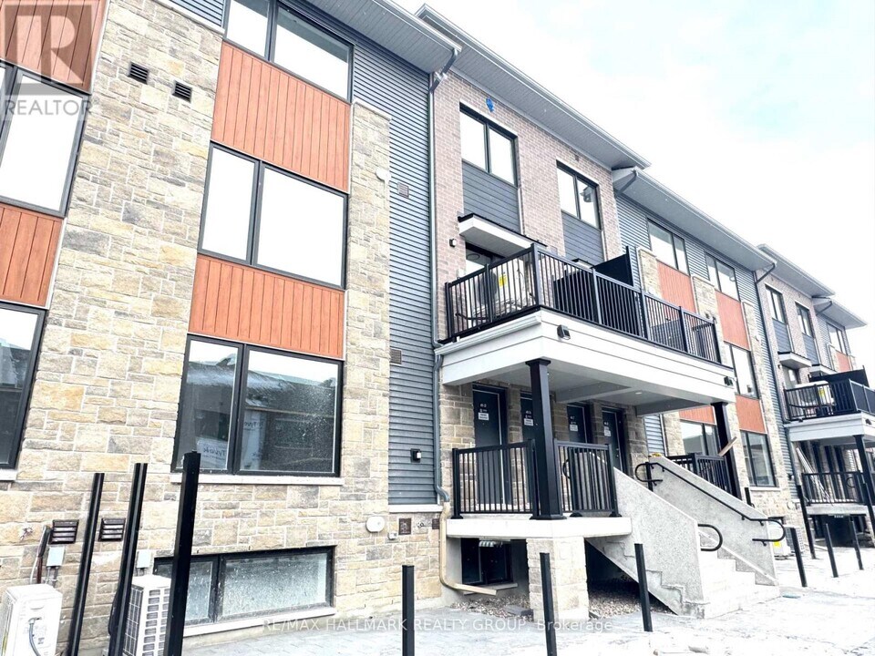 401 Glenroy Gilbert Dr in Ottawa, ON - Building Photo