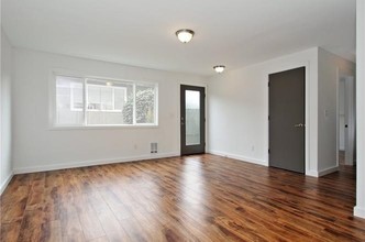 3017 NE 140th St in Seattle, WA - Building Photo - Interior Photo