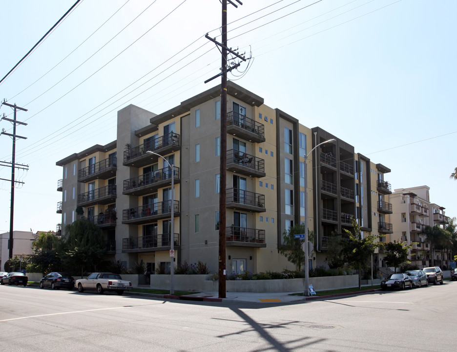 1600 S Westgate Ave in Los Angeles, CA - Building Photo