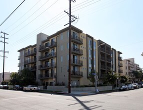 1600 S WESTGATE Ave in Los Angeles, CA - Building Photo - Building Photo