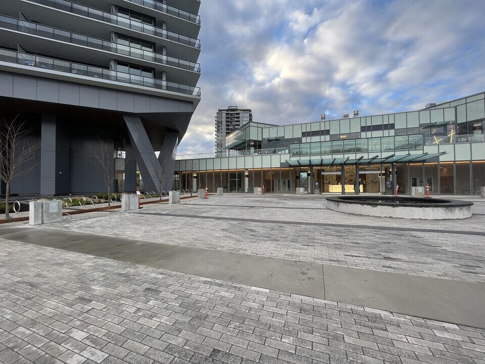 4730 Lougheed Hwy. in Burnaby, BC - Building Photo