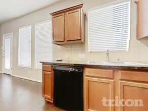 24718 Lakecrest Creek Dr in Katy, TX - Building Photo - Building Photo