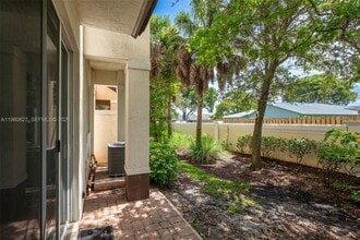 7657 NW 88th Terrace in Tamarac, FL - Building Photo - Building Photo