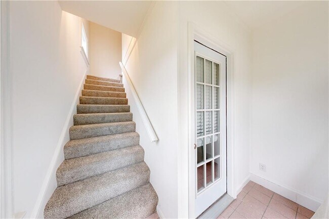 845 Main St in East Greenwich, RI - Building Photo - Building Photo