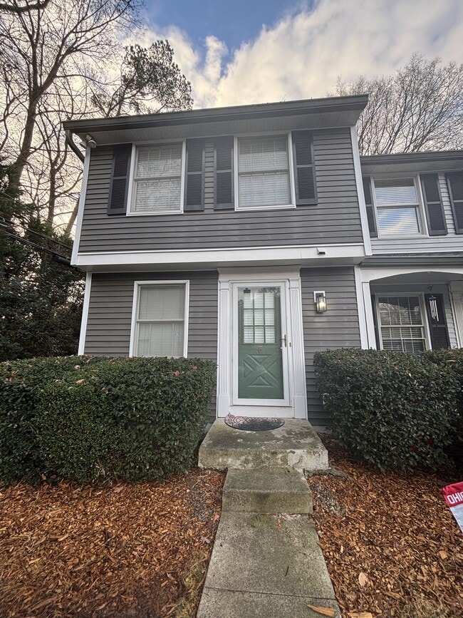 1227 Scaleybark Rd, Unit Apt F in Charlotte, NC - Foto de edificio - Building Photo