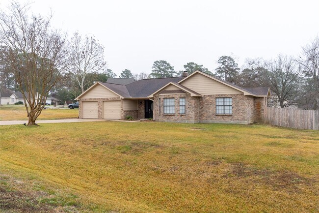 328 Lake View Dr in Montgomery, TX - Building Photo - Building Photo