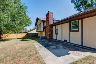 3839 N Stewart Ave in Springfield, MO - Building Photo - Building Photo