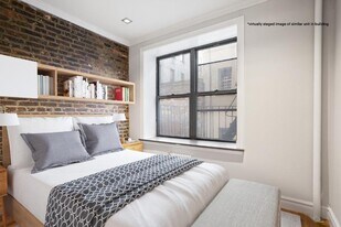 432 E 13th St in New York, NY - Building Photo