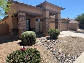 13756 W Watson Ln in Surprise, AZ - Building Photo - Building Photo