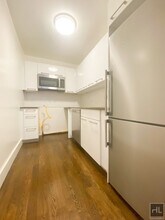 EAST 63 STREET in New York, NY - Foto de edificio - Building Photo