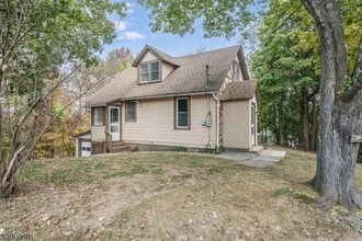 10 Summit Ave in Newton, NJ - Building Photo - Building Photo