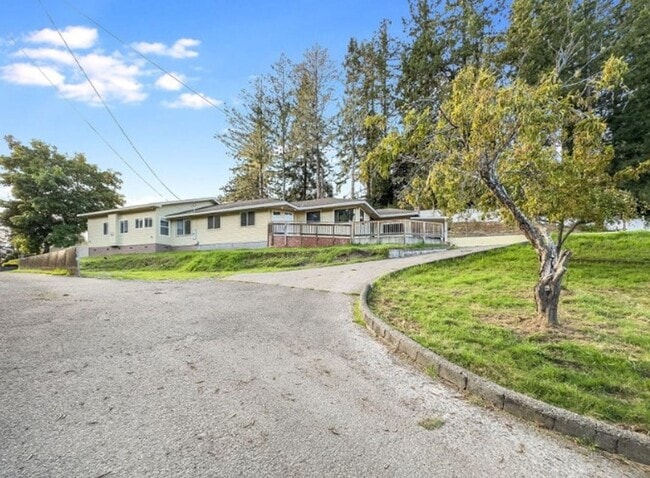 2401 Hillside Dr in Fortuna, CA - Building Photo - Building Photo