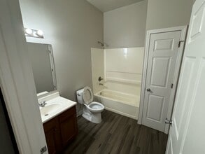 Roselawn Summit Apartments in Cincinnati, OH - Building Photo - Building Photo