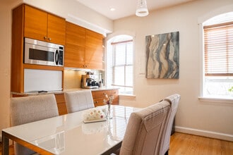 1700 V St NW, Unit 4 in Washington, DC - Foto de edificio - Building Photo