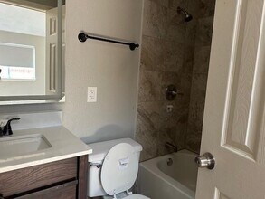1042 Kim Ln in Mesquite, TX - Building Photo - Building Photo