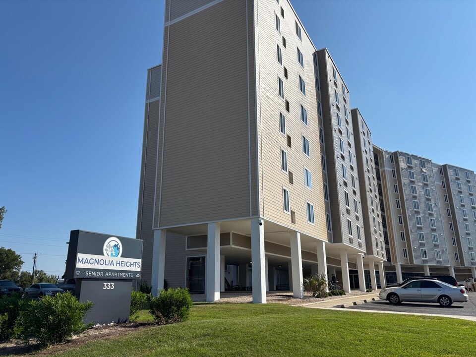 Magnolia Heights in Lake Charles, LA - Building Photo