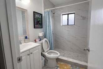 2871 W 76th St in Hialeah, FL - Building Photo - Building Photo