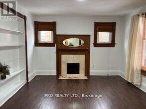 56 John St in Brampton, ON - Building Photo - Building Photo