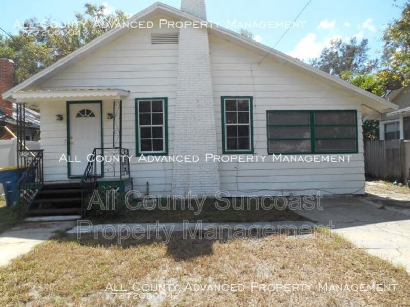 905 Lotus Path in Clearwater, FL - Building Photo