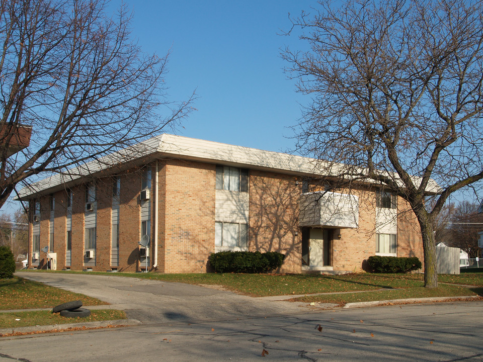 1910 Madera St in Waukesha, WI - Building Photo