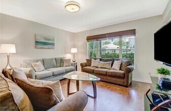 480 Bermuda Cove Way in Naples, FL - Foto de edificio - Building Photo