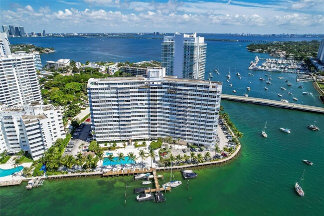 20 Island Ave in Miami Beach, FL - Building Photo - Building Photo