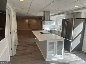 260 Glen Meadow Ct in Atlanta, GA - Building Photo