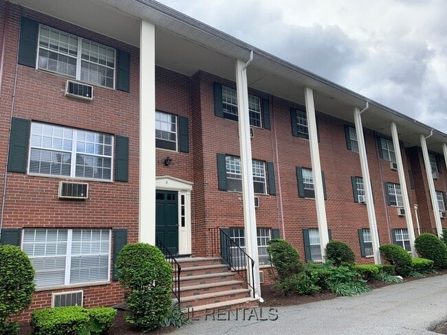 property at 1 Viking Ct