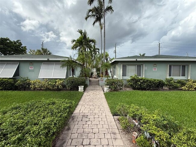 211 Malverne Rd in West Palm Beach, FL - Foto de edificio - Building Photo