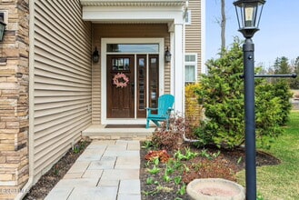 24C Idared Ln in Clifton Park, NY - Building Photo - Building Photo