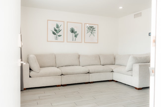 property at 1022 W 9th St