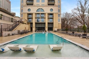 3040 Peachtree Rd NW in Atlanta, GA - Building Photo