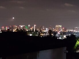 1331 Willow St, Unit Bayside Studio in San Diego, CA - Building Photo