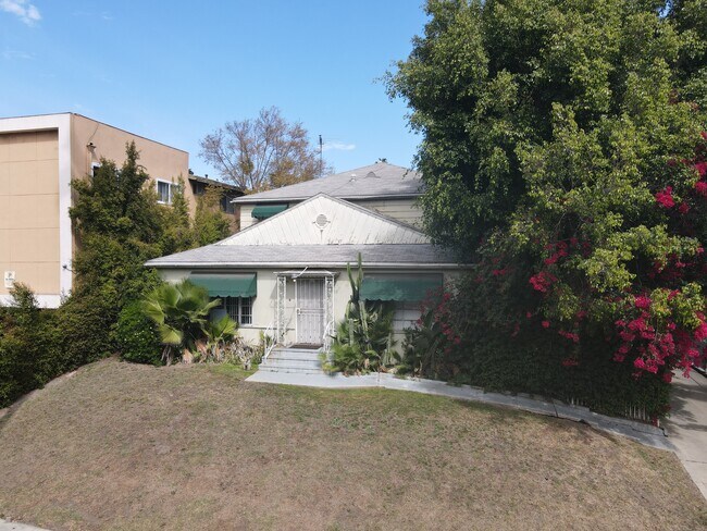 350 S Alexandria Ave in Los Angeles, CA - Foto de edificio - Other