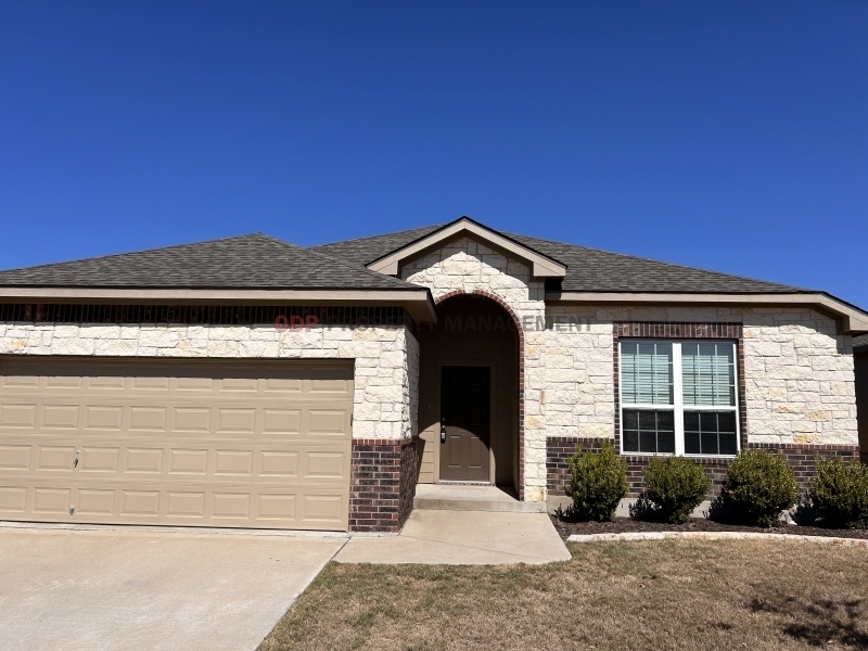 8108 Honeysuckle in Temple, TX - Building Photo