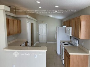 2720 Prestwick Ln in Kissimmee, FL - Foto de edificio - Building Photo