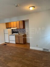 2876 Hudson Dr in Cuyahoga Falls, OH - Building Photo - Building Photo