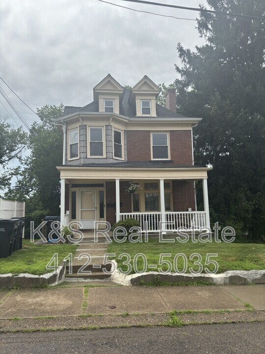 5227 Clarwin Ave in Pittsburgh, PA - Building Photo