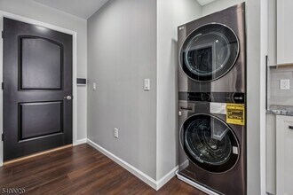 268 Morris Ave in Springfield, NJ - Building Photo - Building Photo