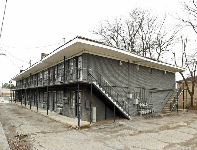 1056 Poplar Ave in Memphis, TN - Building Photo - Building Photo