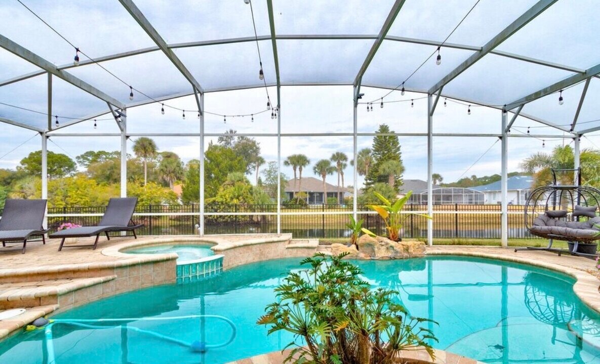 6204 Morning Dr in Port Orange, FL - Foto de edificio