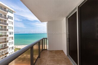 6039 Collins Ave in Miami Beach, FL - Foto de edificio - Building Photo