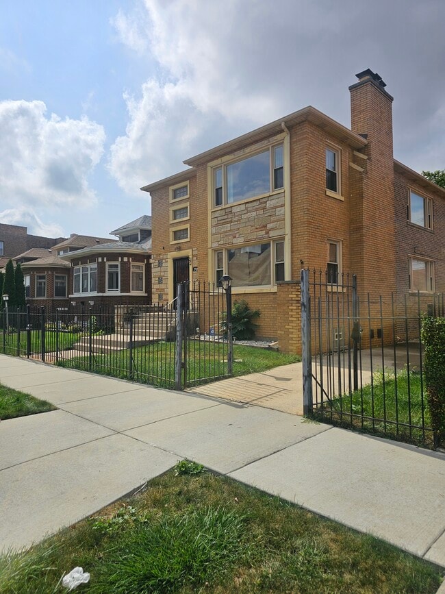 7920 S Winchester Ave, Unit 1 in Chicago, IL - Foto de edificio - Building Photo