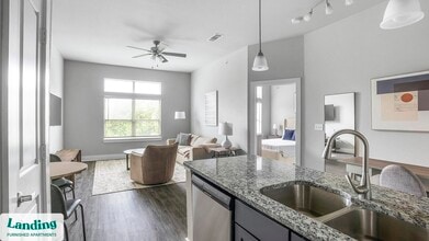18101 Point Lookout Dr in Houston, TX - Building Photo - Building Photo